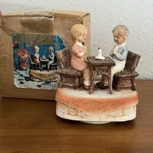 Vintage Sanyo Japan music box porcelain children at table In Box 8011 **READ T71